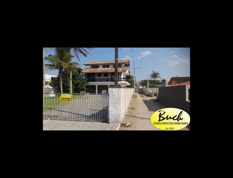 Casa em Balneário Barra do Sul com 6 Dormitórios (2 suítes) - BU54182V