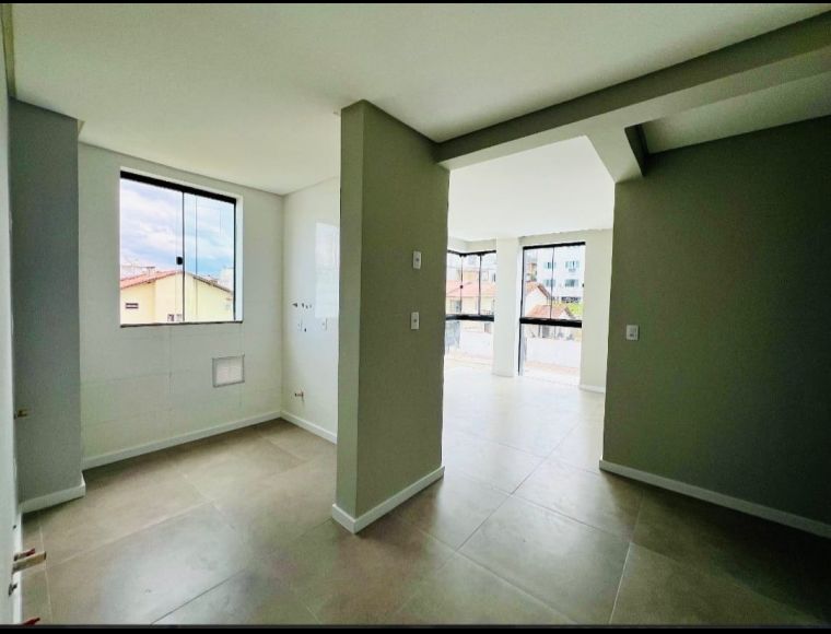 Apartamento no Bairro Ariribá em Balneário Camboriú com 2 Dormitórios (1 suíte) - 468620