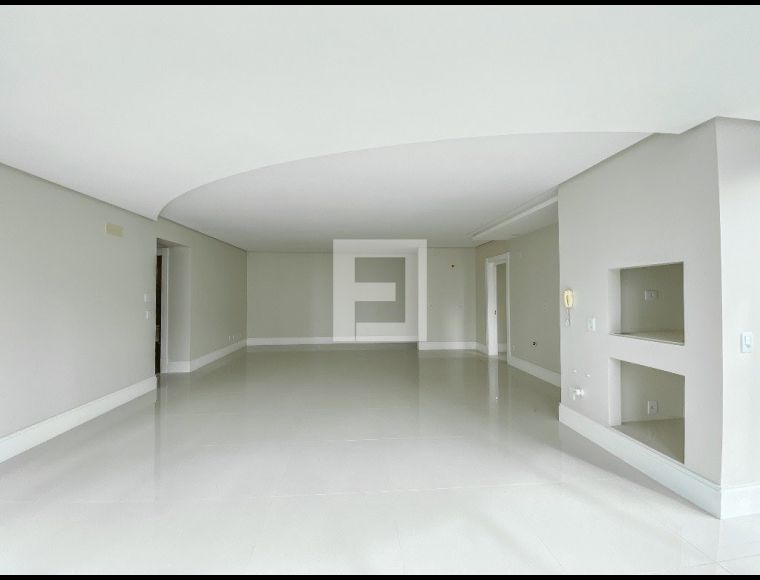 Apartamento no Bairro Centro em Balneário Camboriú com 3 Dormitórios (3 suítes) e 128 m² - 4885