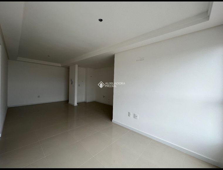Apartamento no Bairro Centro em Balneário Camboriú com 3 Dormitórios (1 suíte) - 393127