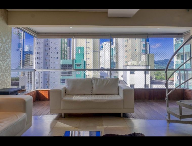 Apartamento no Bairro Centro em Balneário Camboriú com 5 Dormitórios (1 suíte) - 377075