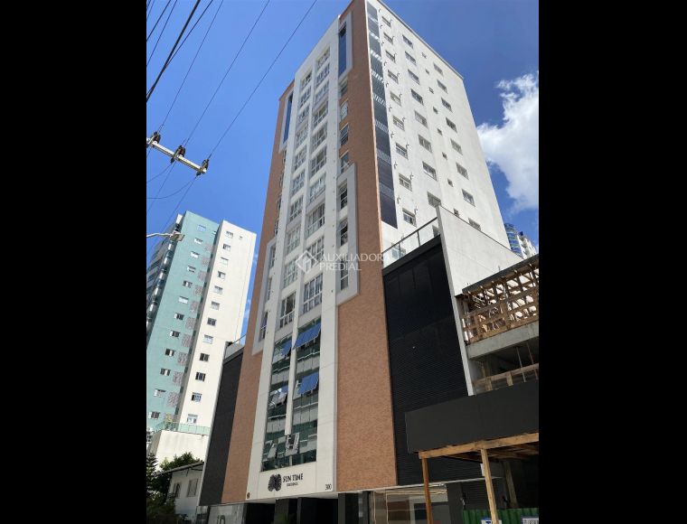 Apartamento no Bairro Centro em Balneário Camboriú com 3 Dormitórios (1 suíte) - 473130