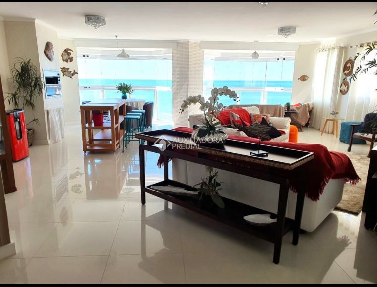 Apartamento no Bairro Centro em Balneário Camboriú com 6 Dormitórios (5 suítes) - 353765