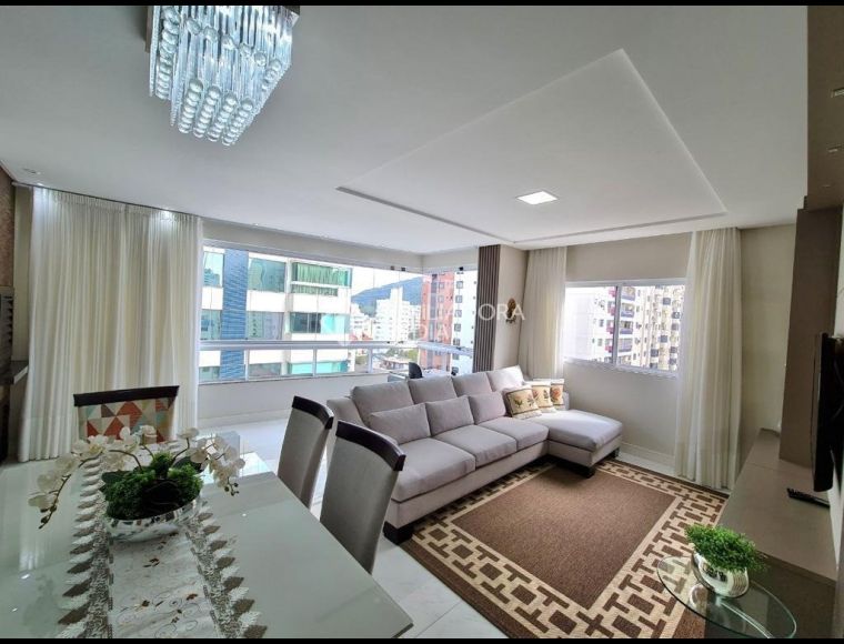 Apartamento no Bairro Centro em Balneário Camboriú com 3 Dormitórios (3 suítes) - 474514