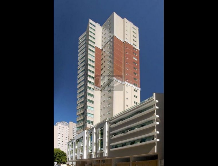 Apartamento no Bairro Centro em Balneário Camboriú com 3 Dormitórios (3 suítes) e 130 m² - 46