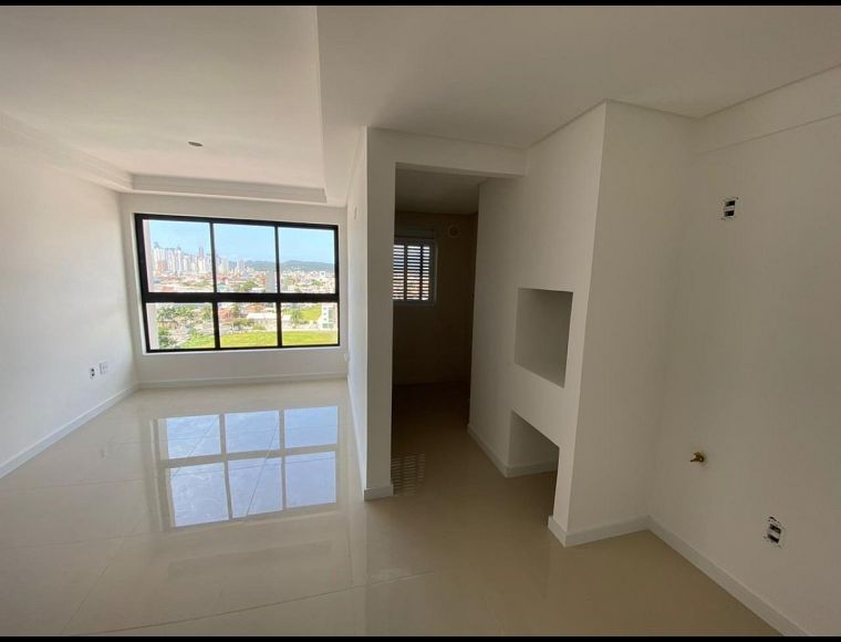 Apartamento no Bairro Centro em Balneário Camboriú com 2 Dormitórios (1 suíte) e 57 m² - 1812