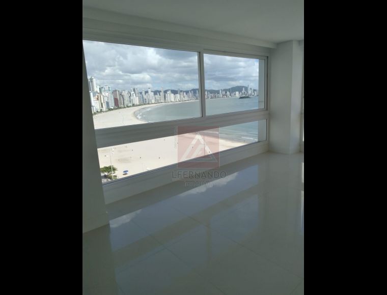 Apartamento no Bairro Centro em Balneário Camboriú com 3 Dormitórios (3 suítes) e 157 m² - 100154
