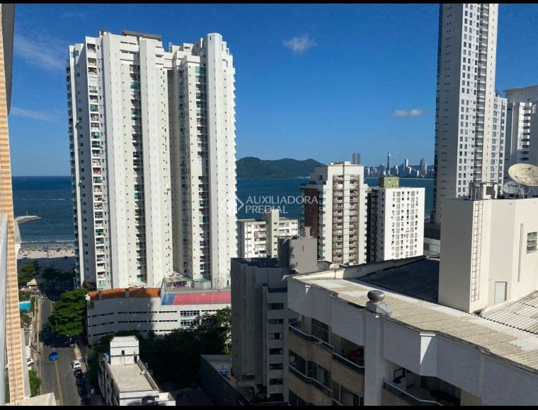 Apartamento no Bairro Pioneiros em Balneário Camboriú com 3 Dormitórios (3 suítes) - 347825