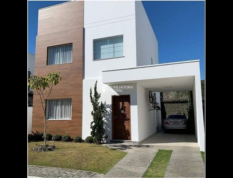 Casa no Bairro Barra em Balneário Camboriú com 3 Dormitórios (1 suíte) - 382680