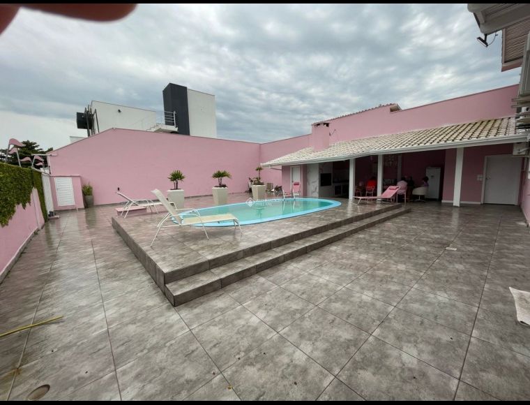 Casa no Bairro Centro em Balneário Camboriú - 435299