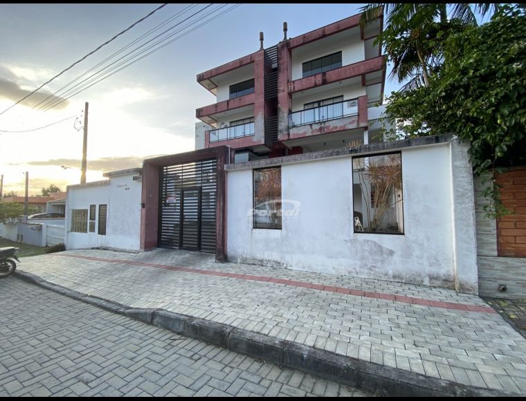 Apartamento no Bairro Itacolomi em Balneário Piçarras com 3 Dormitórios (1 suíte) - 35714043