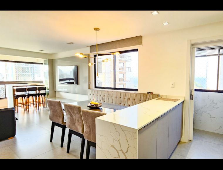 Apartamento no Bairro Itacolomi em Balneário Piçarras com 2 Dormitórios (2 suítes) e 80 m² - RD1748