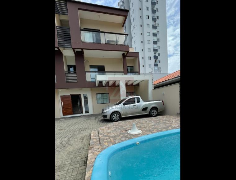 Apartamento no Bairro Itacolomi em Balneário Piçarras com 3 Dormitórios (1 suíte) e 84 m² - 100171