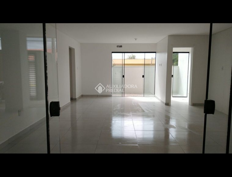 Apartamento no Bairro Santo Antônio em Balneário Piçarras com 3 Dormitórios (1 suíte) - 451565