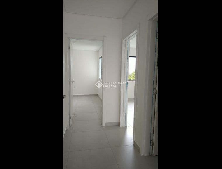 Apartamento no Bairro Santo Antônio em Balneário Piçarras com 3 Dormitórios (1 suíte) - 451554