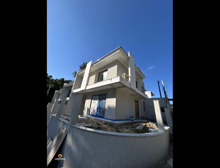Casa no Bairro Centro em Balneário Piçarras com 3 Dormitórios (1 suíte) e 119.86 m² - SO0553