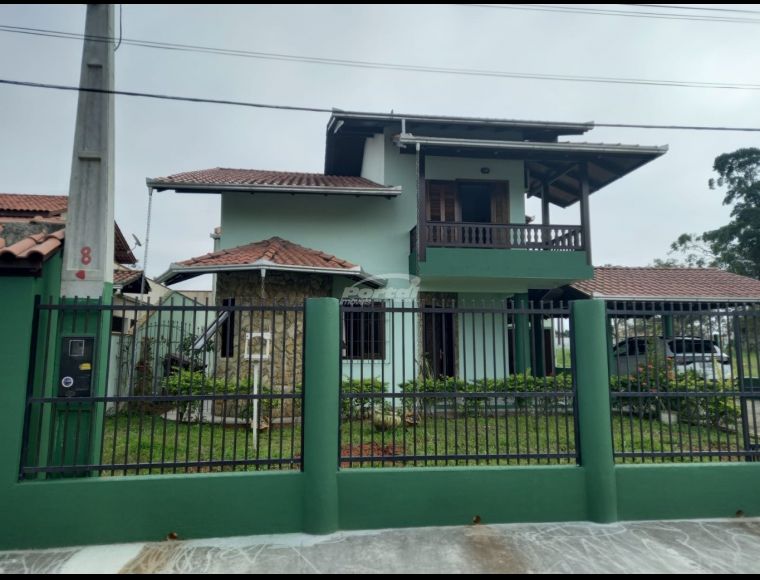 Casa no Bairro Centro em Balneário Piçarras com 4 Dormitórios (2 suítes) e 267 m² - 35721145
