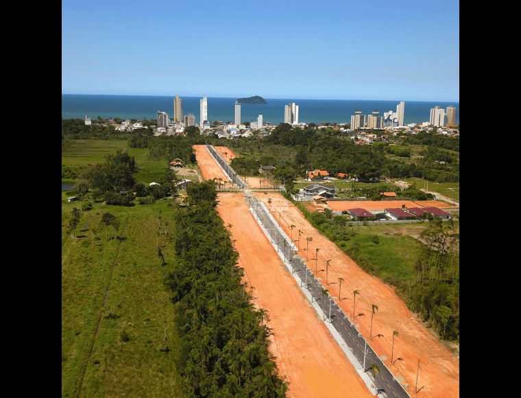Terreno no Bairro Santo Antônio em Balneário Piçarras com 360.14 m² - 35715988
