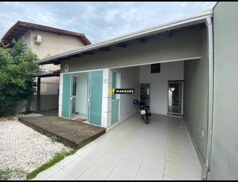 Casa no Bairro Centro em Barra Velha com 2 Dormitórios e 63 m² - 590
