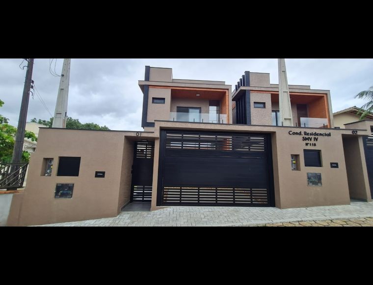 Casa no Bairro Centro em Barra Velha com 3 Dormitórios (1 suíte) e 130.64 m² - CA00137