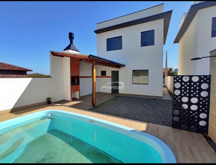 Casa no Bairro Centro em Barra Velha com 4 Dormitórios (1 suíte) e 79.2 m² - 35718418