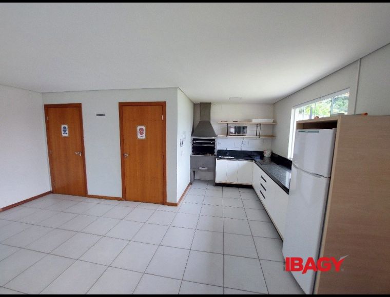 Apartamento no Bairro Fundos em Biguaçu com 2 Dormitórios e 52.82 m² - 123190