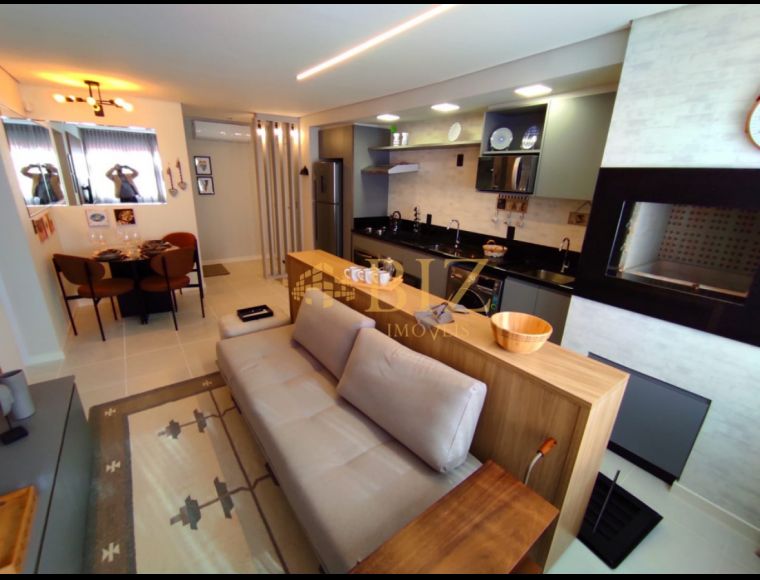 Apartamento no Bairro Água Verde em Blumenau com 2 Dormitórios e 60 m² - 0945