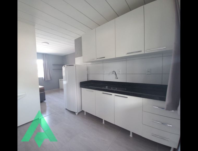Apartamento no Bairro Água Verde em Blumenau com 1 Dormitórios e 27 m² - 1335732