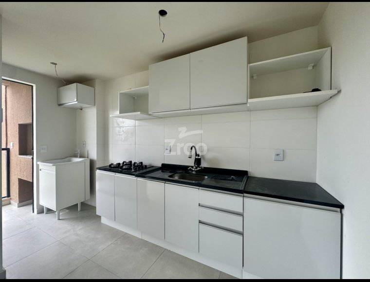 Apartamento no Bairro Badenfurt em Blumenau com 2 Dormitórios (1 suíte) e 55 m² - 5064244