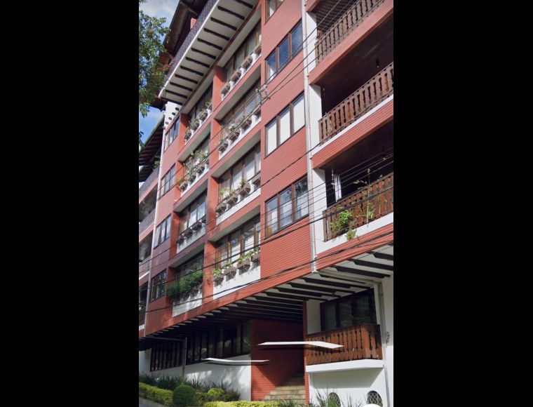 Apartamento no Bairro Bom Retiro em Blumenau com 4 Dormitórios (4 suítes) e 287 m² - AP00034V