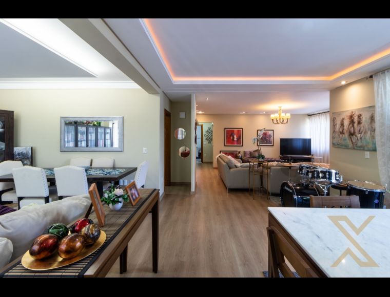 Apartamento no Bairro Bom Retiro em Blumenau com 3 Dormitórios (1 suíte) e 248 m² - 3318448