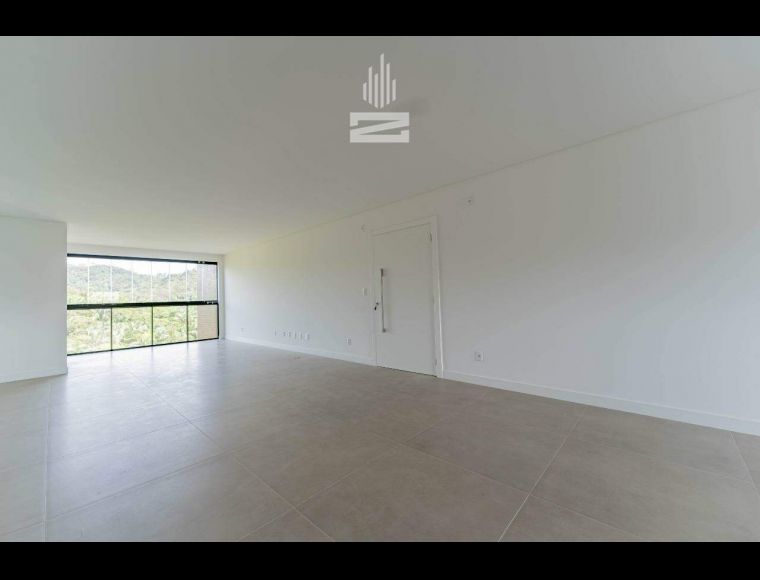 Apartamento no Bairro Bom Retiro em Blumenau com 3 Dormitórios (3 suítes) e 170 m² - 8639
