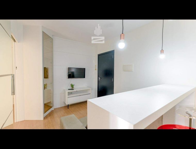 Apartamento no Bairro Centro em Blumenau com 1 Dormitórios (1 suíte) e 27 m² - 6693