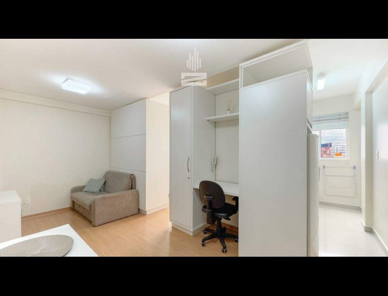 Apartamento no Bairro Centro em Blumenau com 1 Dormitórios (1 suíte) e 27 m² - 8771
