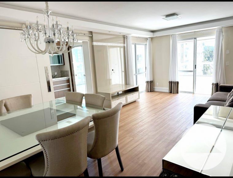 Apartamento no Bairro Centro em Blumenau com 4 Dormitórios (4 suítes) e 168 m² - AP0812