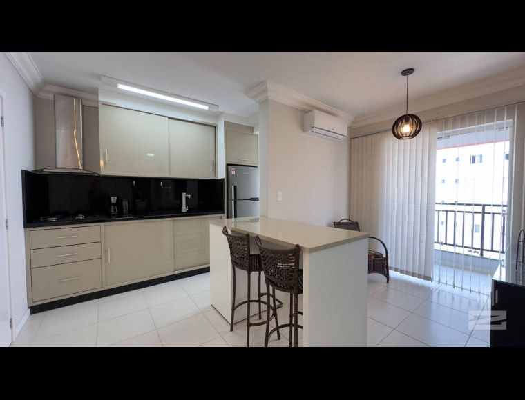 Apartamento no Bairro Escola Agrícola em Blumenau com 2 Dormitórios e 54 m² - AP6745