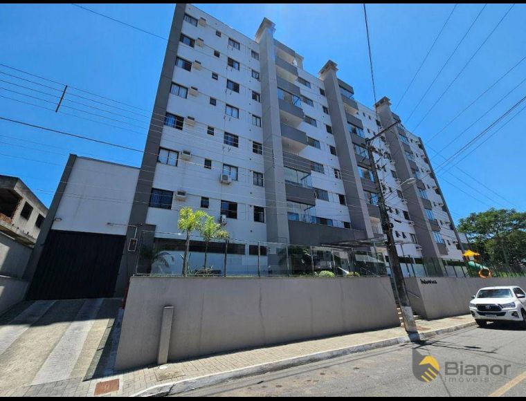 Apartamento no Bairro Fortaleza em Blumenau com 2 Dormitórios (1 suíte) e 64 m² - AP0937
