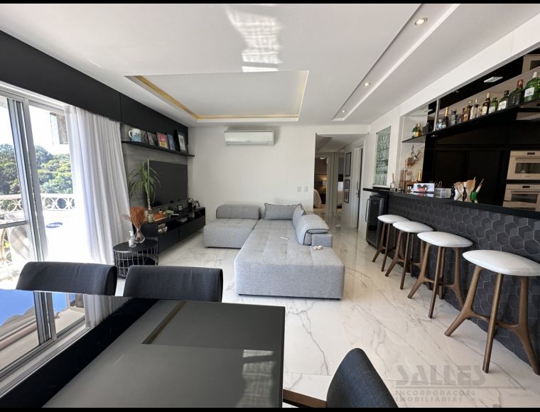 Apartamento no Bairro Garcia em Blumenau com 2 Dormitórios (1 suíte) e 110 m² - 3690589