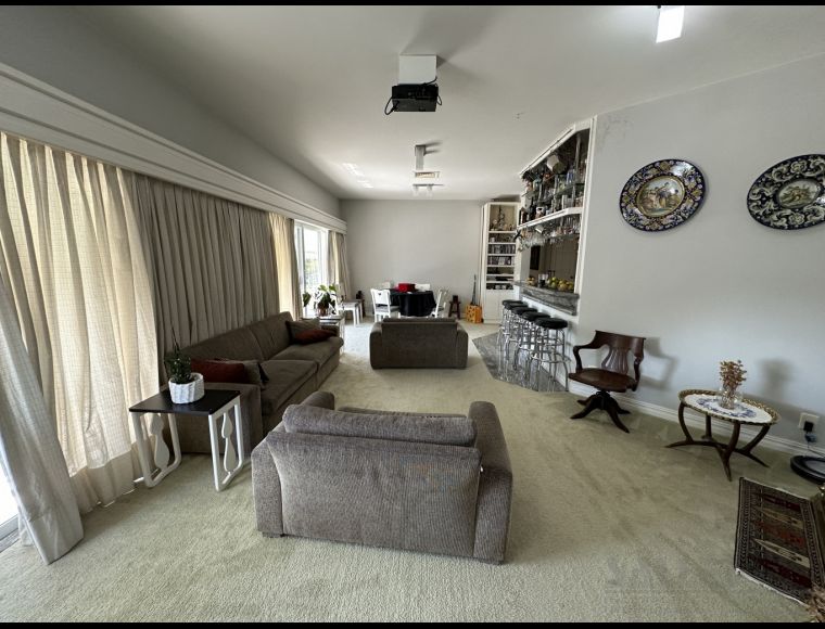 Apartamento no Bairro Garcia em Blumenau com 2 Dormitórios (2 suítes) - 3690606