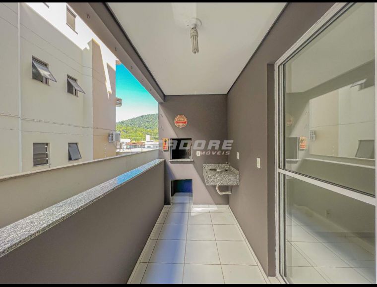 Apartamento no Bairro Garcia em Blumenau com 3 Dormitórios (1 suíte) e 87 m² - 226