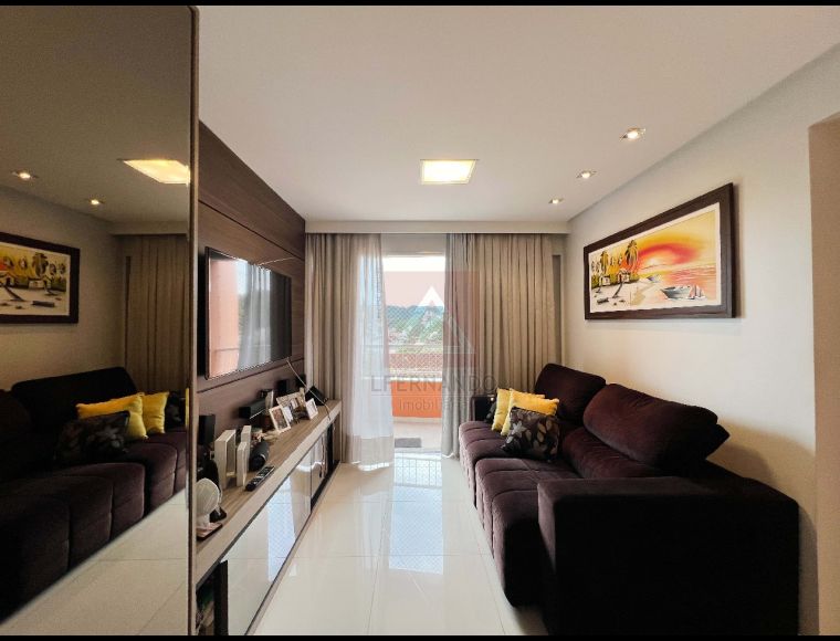 Apartamento no Bairro Garcia em Blumenau com 2 Dormitórios (1 suíte) e 75 m² - 90767