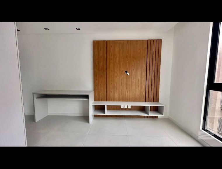 Apartamento no Bairro Garcia em Blumenau com 1 Dormitórios e 33 m²
