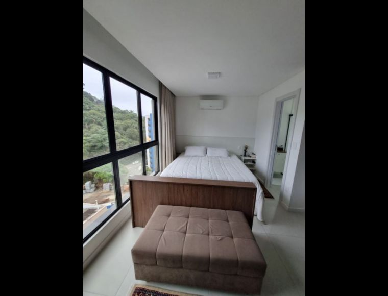 Apartamento no Bairro Garcia em Blumenau com 1 Dormitórios e 33 m²