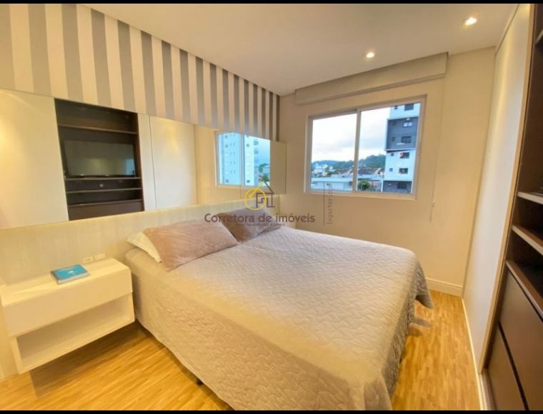 Apartamento no Bairro Itoupava Norte em Blumenau com 3 Dormitórios (3 suítes) e 120 m² - IM72083