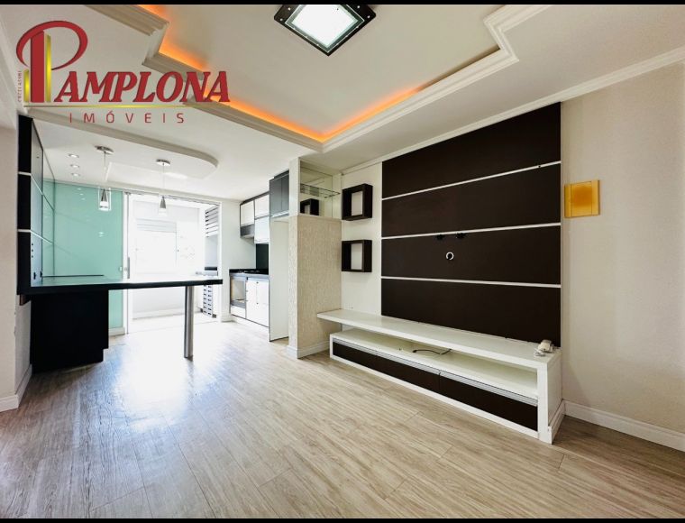 Apartamento no Bairro Itoupava Norte em Blumenau com 2 Dormitórios - 2713