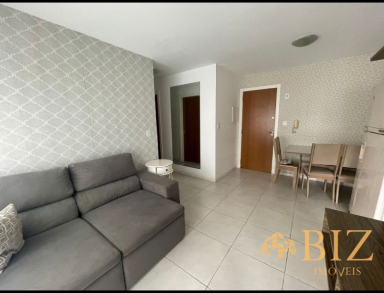 Apartamento no Bairro Itoupava Seca em Blumenau com 2 Dormitórios (1 suíte) e 58 m² - 0393
