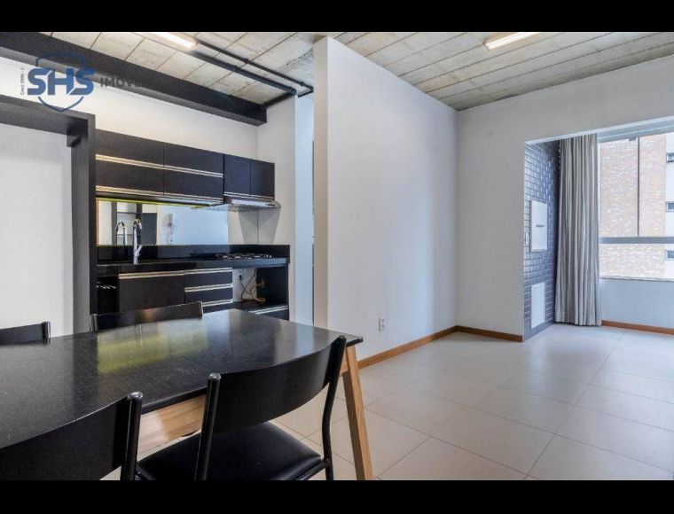 Apartamento no Bairro Itoupava Seca em Blumenau com 2 Dormitórios (1 suíte) e 61 m² - AP5698