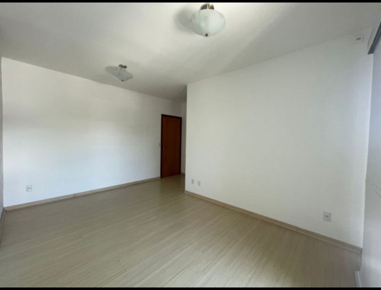 Apartamento no Bairro Itoupava Seca em Blumenau com 2 Dormitórios e 61.31 m² - 3318937