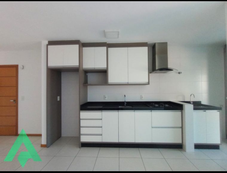Apartamento no Bairro Itoupava Seca em Blumenau com 2 Dormitórios (1 suíte) e 90 m² - 1336007