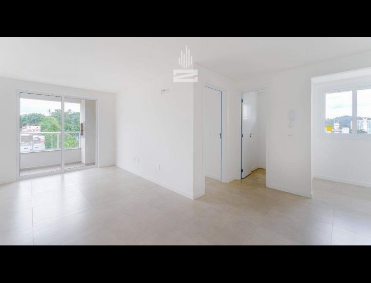 Apartamento no Bairro Itoupava Seca em Blumenau com 1 Dormitórios (1 suíte) e 53 m² - 9461